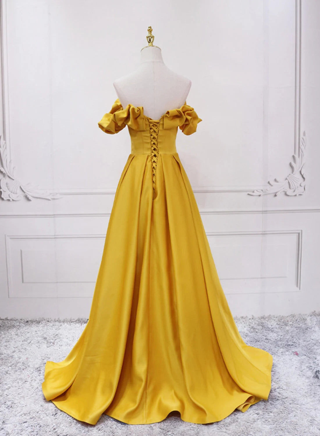 Beaira Gold Satin A-line Sweetheart Long Junior Prom Dress Floor Length Satin Evening Dress prom dresses shops