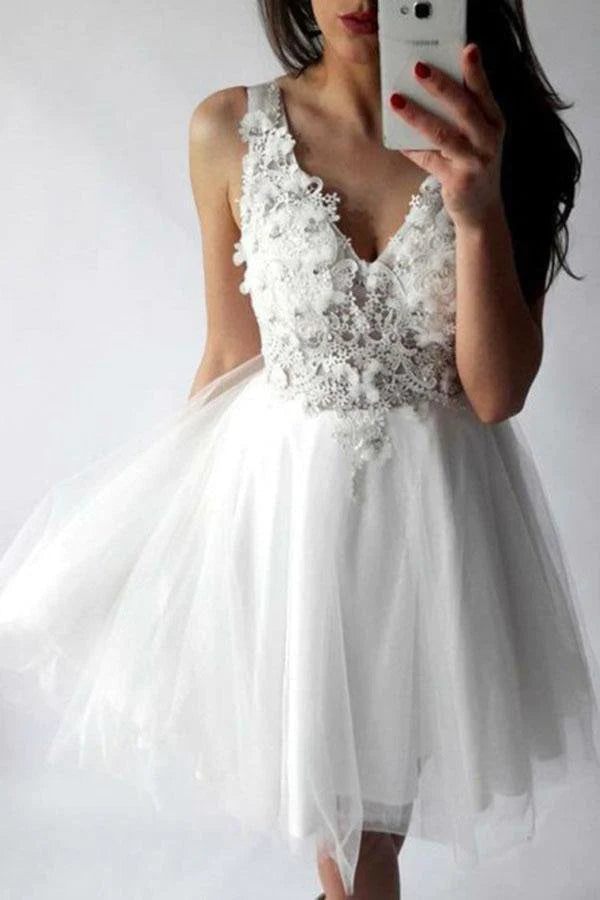 A-Line V-Neck Short Cocktail Dress White Tulle Lace Beads Homecoming Dress with Appliques