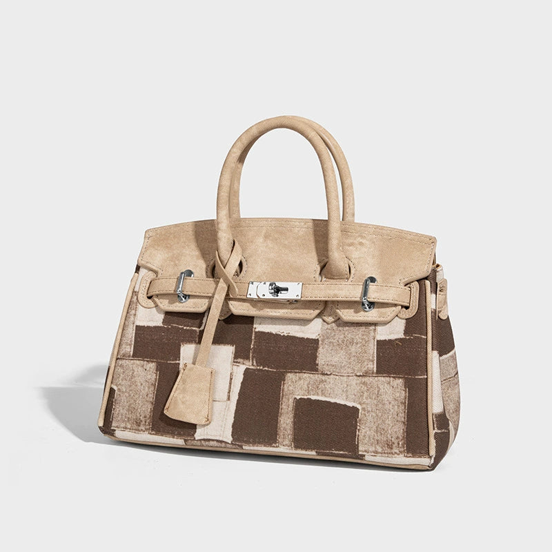 Beaira A niche retro yet cool and stylish platinum bag for women featuring a new denim style with a high-end feel It is a combination of a handheld single shoulder and crossbody design