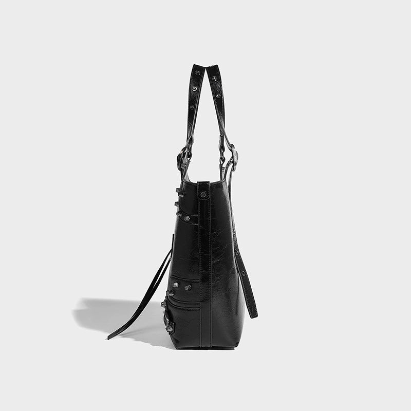 Beaira Dark retro motorcycle rivet tote bag new style bag for women in autumn large capacity hand-held single shoulder armpit bag