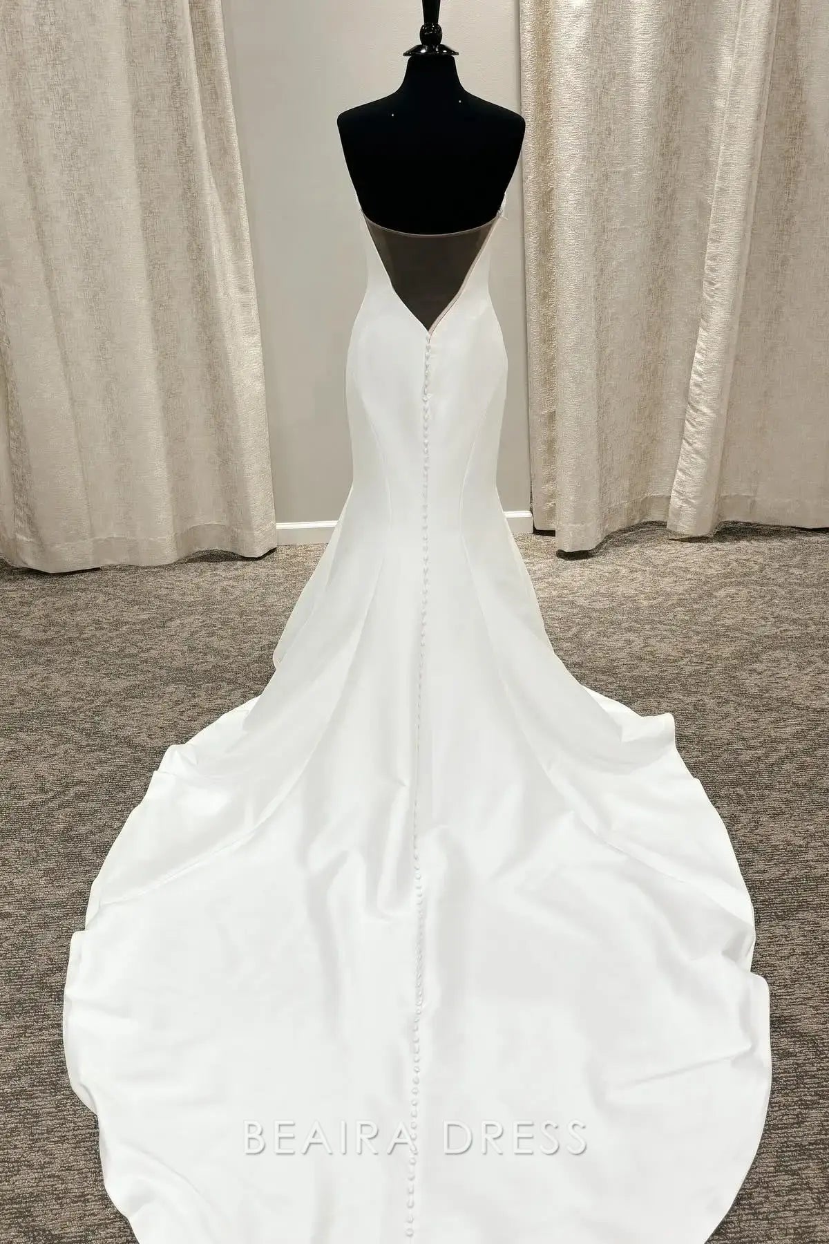 Beaira Elegant Strapless Mermaid Wedding Dress with Cut - Out Detail at Plunging V - Neckline for Modern Bridal Sophistication