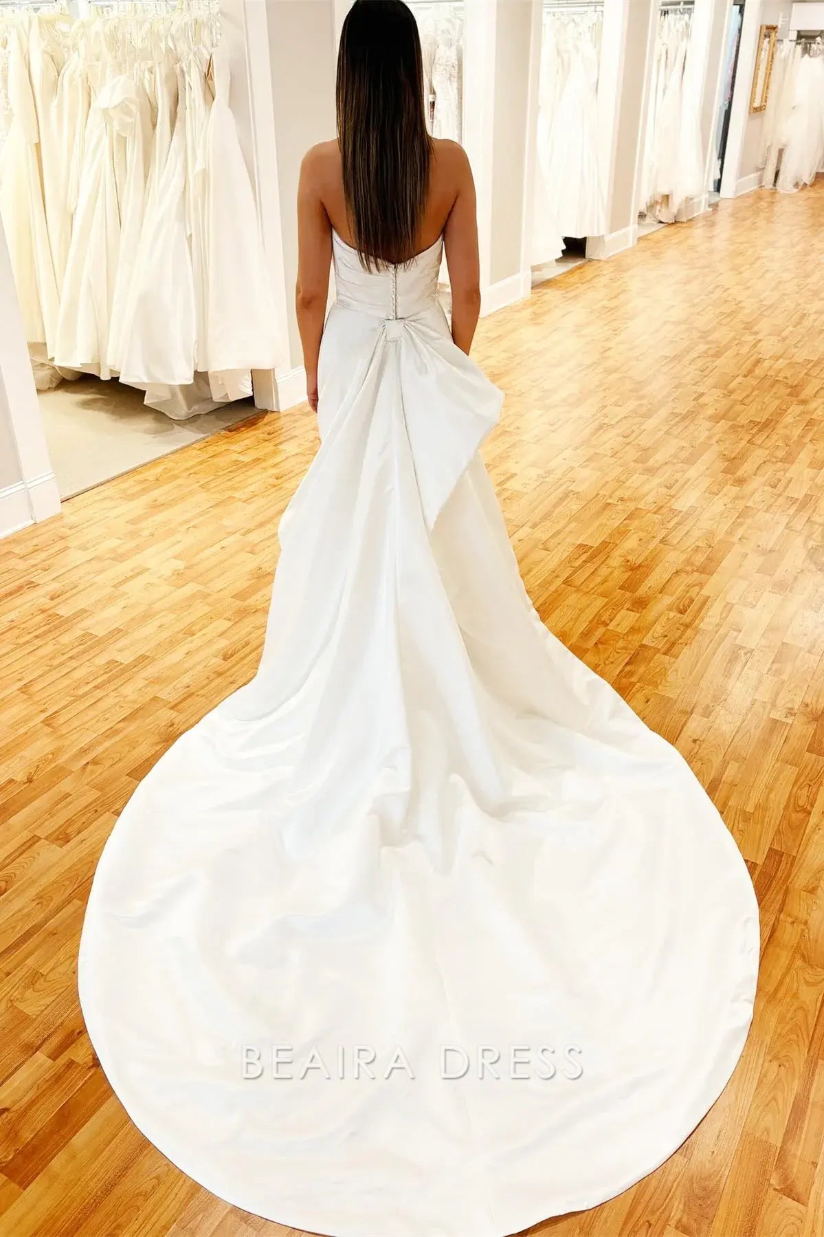 Beaira Elegant Strapless Sweetheart Neckline Mermaid Wedding Dress with Draped Satin Bodice and Train for Romantic Bridal Grace