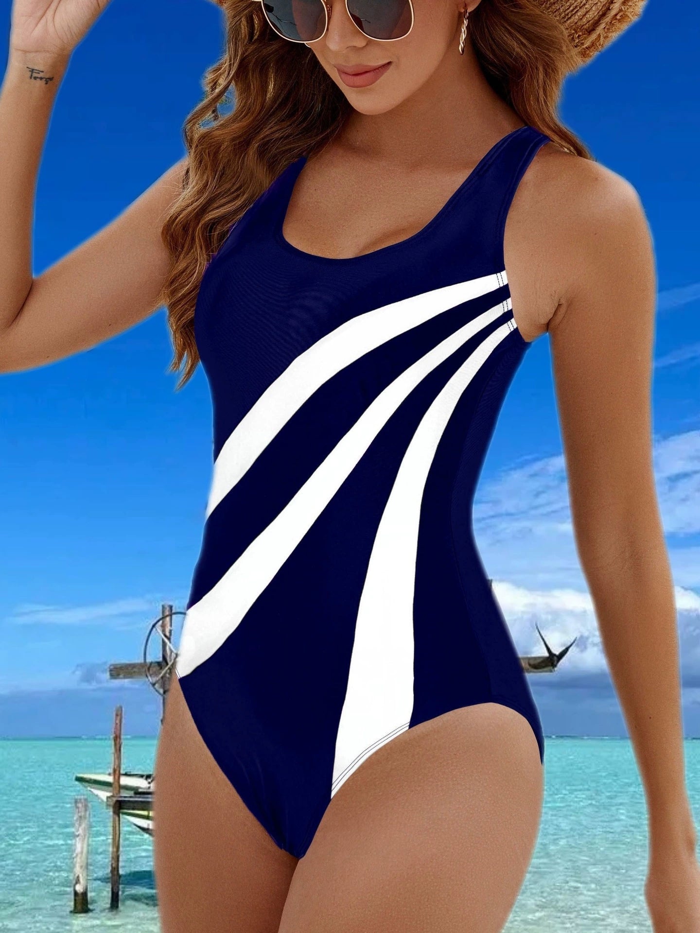 Beaira New sports swimsuit color blocked one-piece backless European and American phoenix round neck for height and elasticity repair