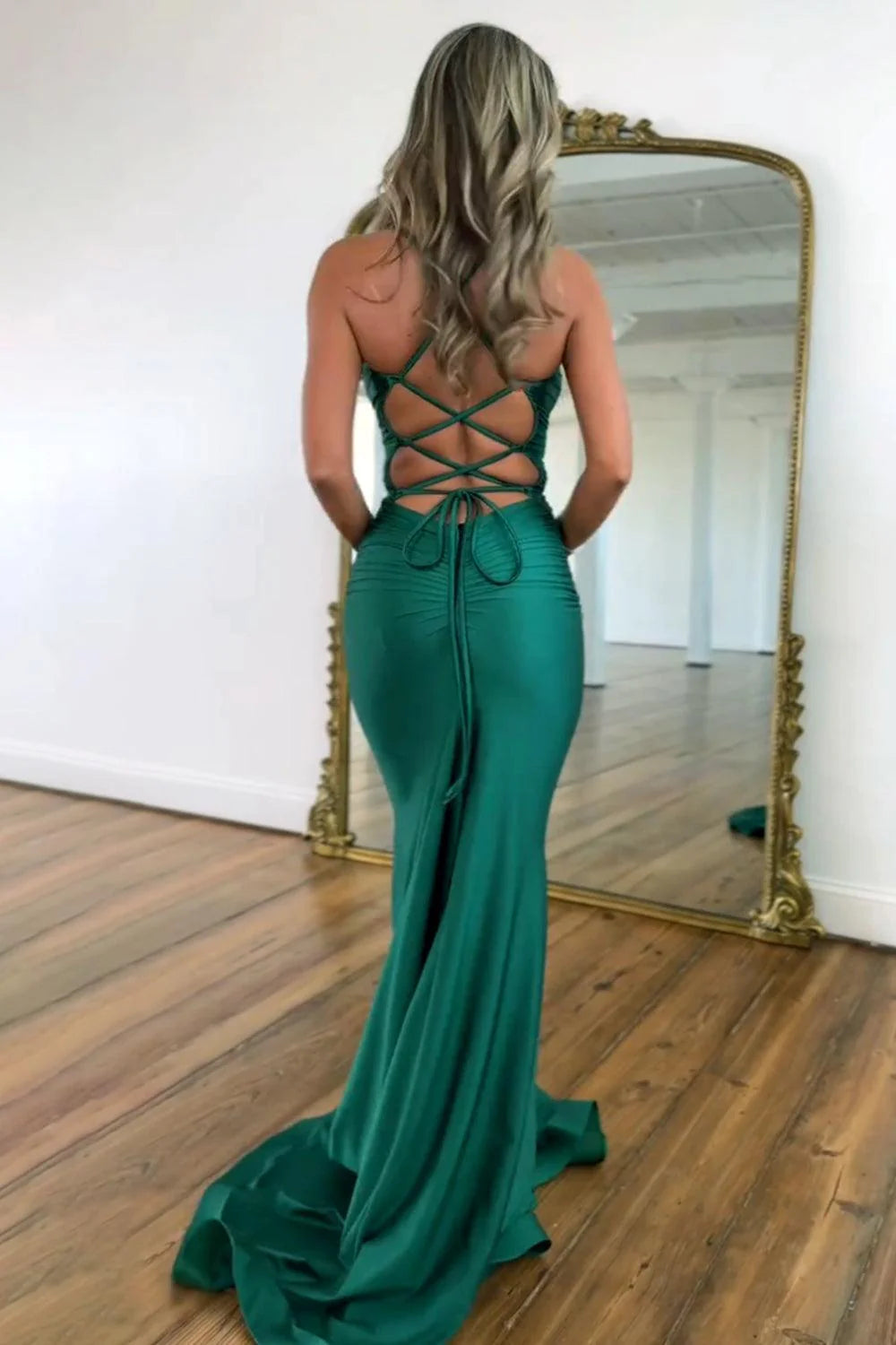 Glamorous Mermaid Spaghetti Strap Ruched Emerald Green Prom Dress