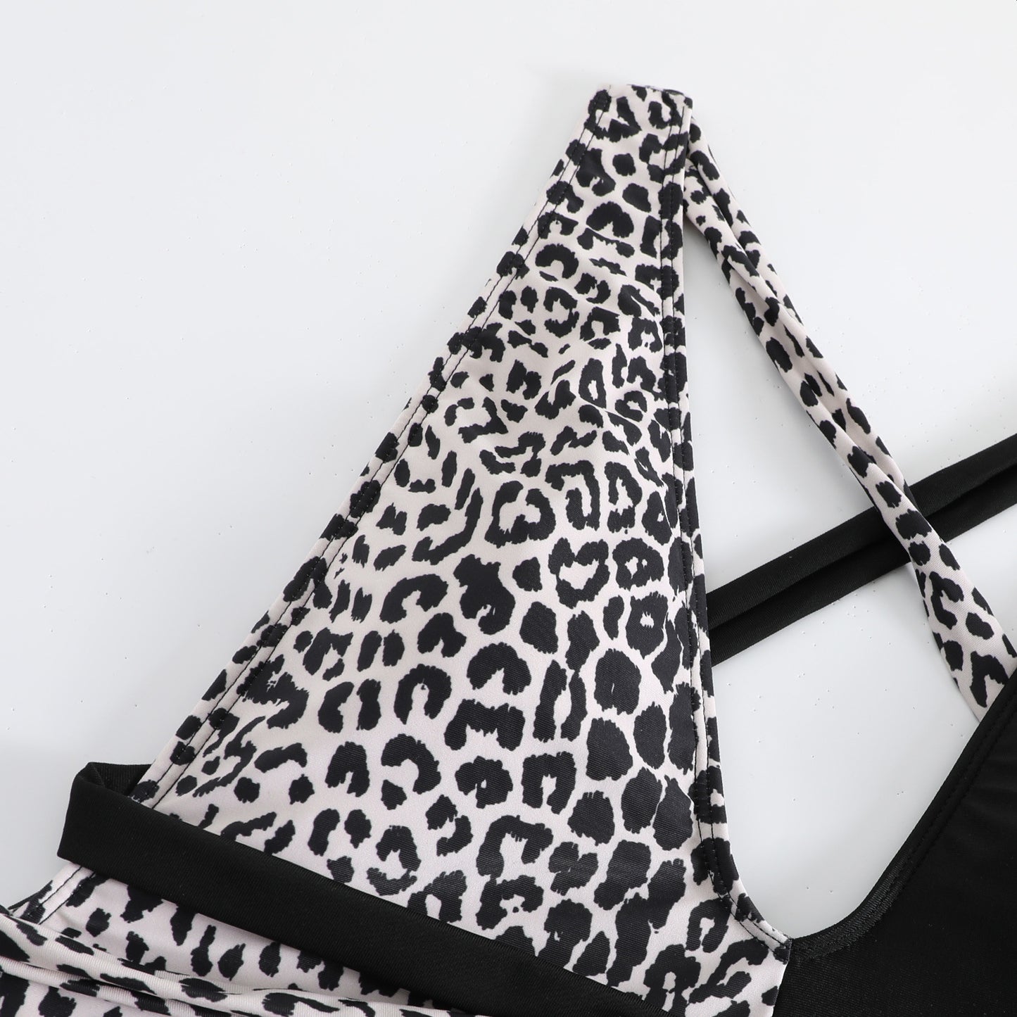 Beaira New one-piece swimsuit women's swimsuit color blocked spot lace up sexy backless