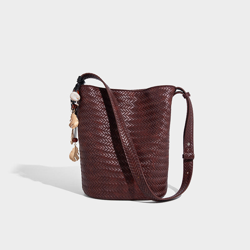 Beaira New niche hand-held woven bucket bag retro light luxury high-end tote single shoulder fashionable bag for women
