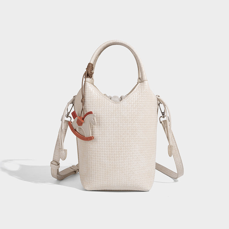 Beaira Advanced single shoulder bucket bag new versatile armpit bag woven large capacity commuting women's bag