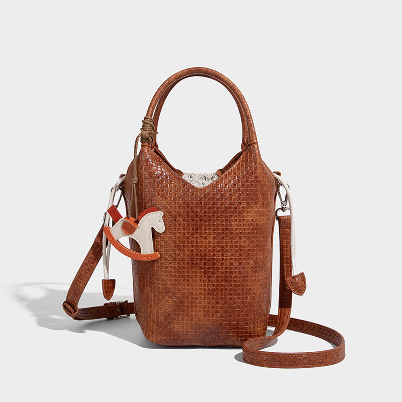Beaira Advanced single shoulder bucket bag new versatile armpit bag woven large capacity commuting women's bag