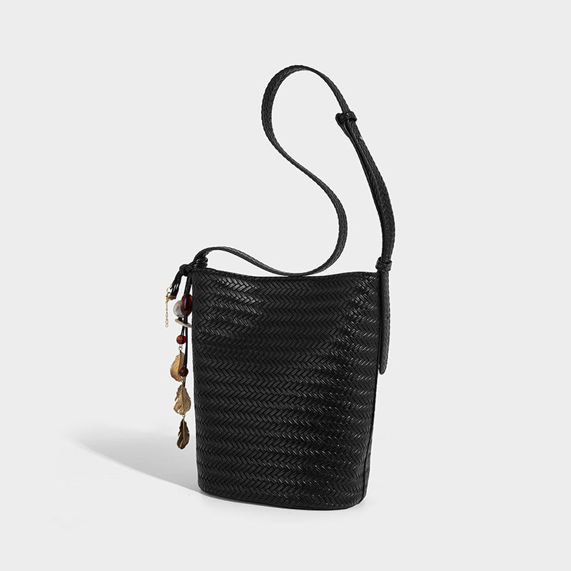 Beaira New niche hand-held woven bucket bag retro light luxury high-end tote single shoulder fashionable bag for women