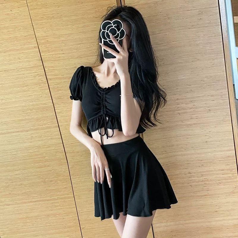 Beaira Female conservative swimsuit new Korean ins style split skirt style covers the belly to show off thinness student small chest gathered black swimsuit