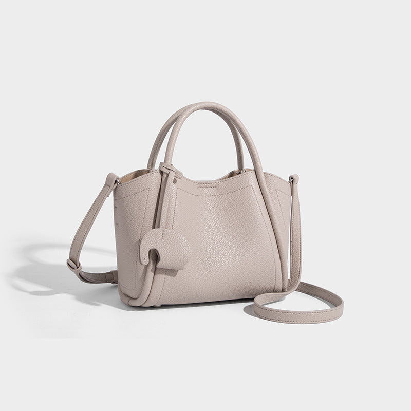 Beaira Vegetable Basket Bag New Simple Korean Fashion Handheld Shoulder Bag Versatile Soft Leather Casual Letter Crossbody Bag