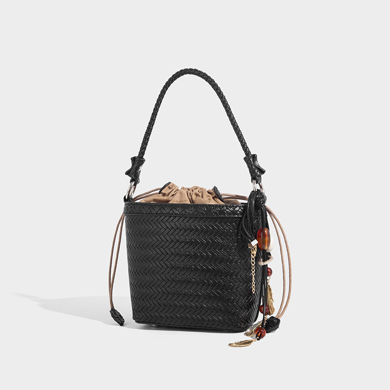 Beaira Vintage drawstring woven handbag with high-end feel water bucket bag pure handmade woven bag new commuter crossbody bag