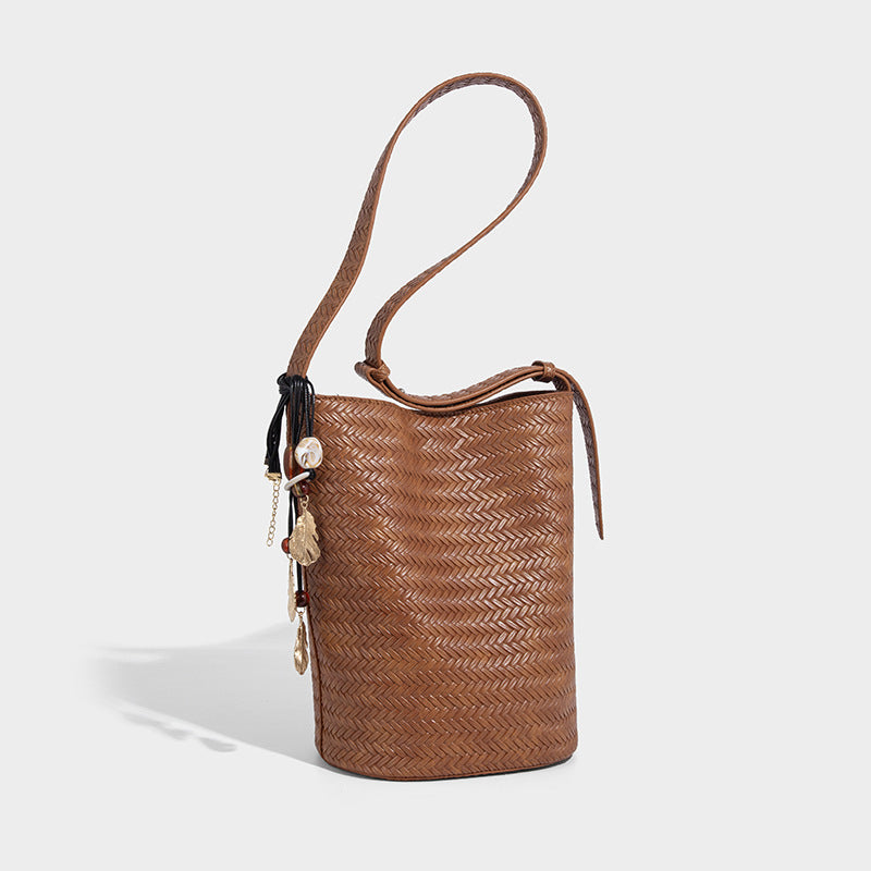 Beaira New niche hand-held woven bucket bag retro light luxury high-end tote single shoulder fashionable bag for women