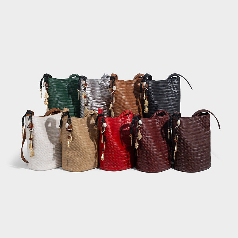 Beaira New niche hand-held woven bucket bag retro light luxury high-end tote single shoulder fashionable bag for women