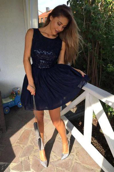 Popular Round Neck Sequins Dark Blue Short Cocktail Dresses Homecoming Dresses