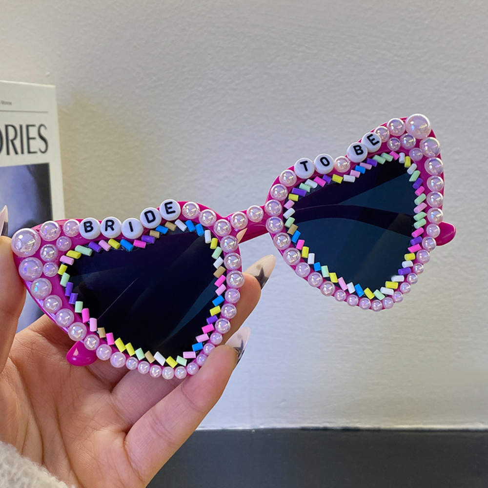 Beaira Luxury Bachelorette Party Bride Sunglasses Heart Shaped Sun Glasses For Women Bridesmaid Bride Wedding Party Photo Tools Gift