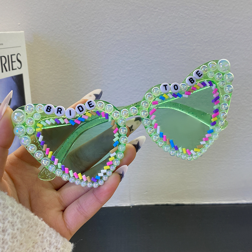 Beaira Luxury Bachelorette Party Bride Sunglasses Heart Shaped Sun Glasses For Women Bridesmaid Bride Wedding Party Photo Tools Gift