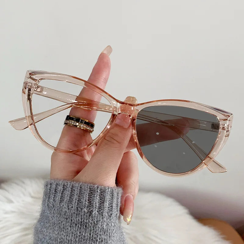 Beaira Cat Eye Frame Outdoor Photochromic Sunglasses Fashion Trendy Anti Blue Light Plain Eyeglasses Finished Optical Spectacle Eyewear
