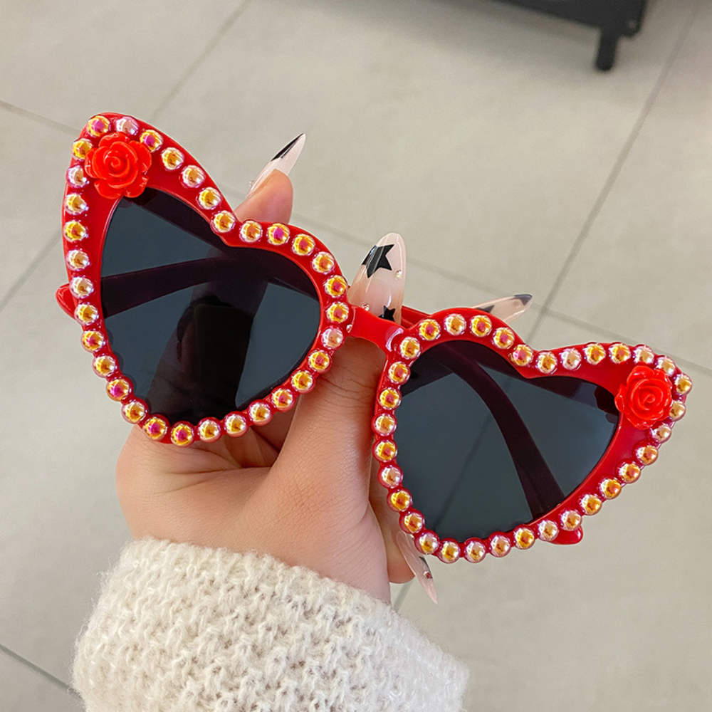 Beaira Luxury Bachelorette Party Bride Sunglasses Heart Shaped Sun Glasses For Women Bridesmaid Bride Wedding Party Photo Tools Gift