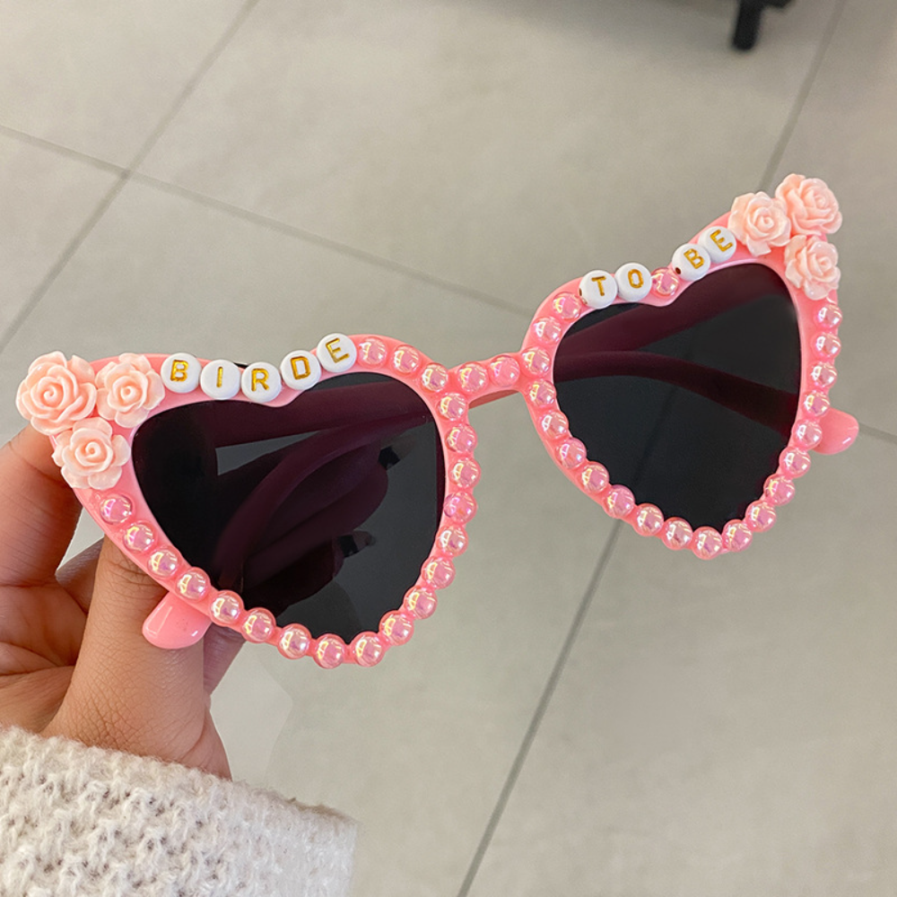 Beaira Luxury Bachelorette Party Bride Sunglasses Heart Shaped Sun Glasses For Women Bridesmaid Bride Wedding Party Photo Tools Gift