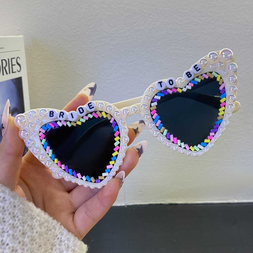 Beaira Luxury Bachelorette Party Bride Sunglasses Heart Shaped Sun Glasses For Women Bridesmaid Bride Wedding Party Photo Tools Gift