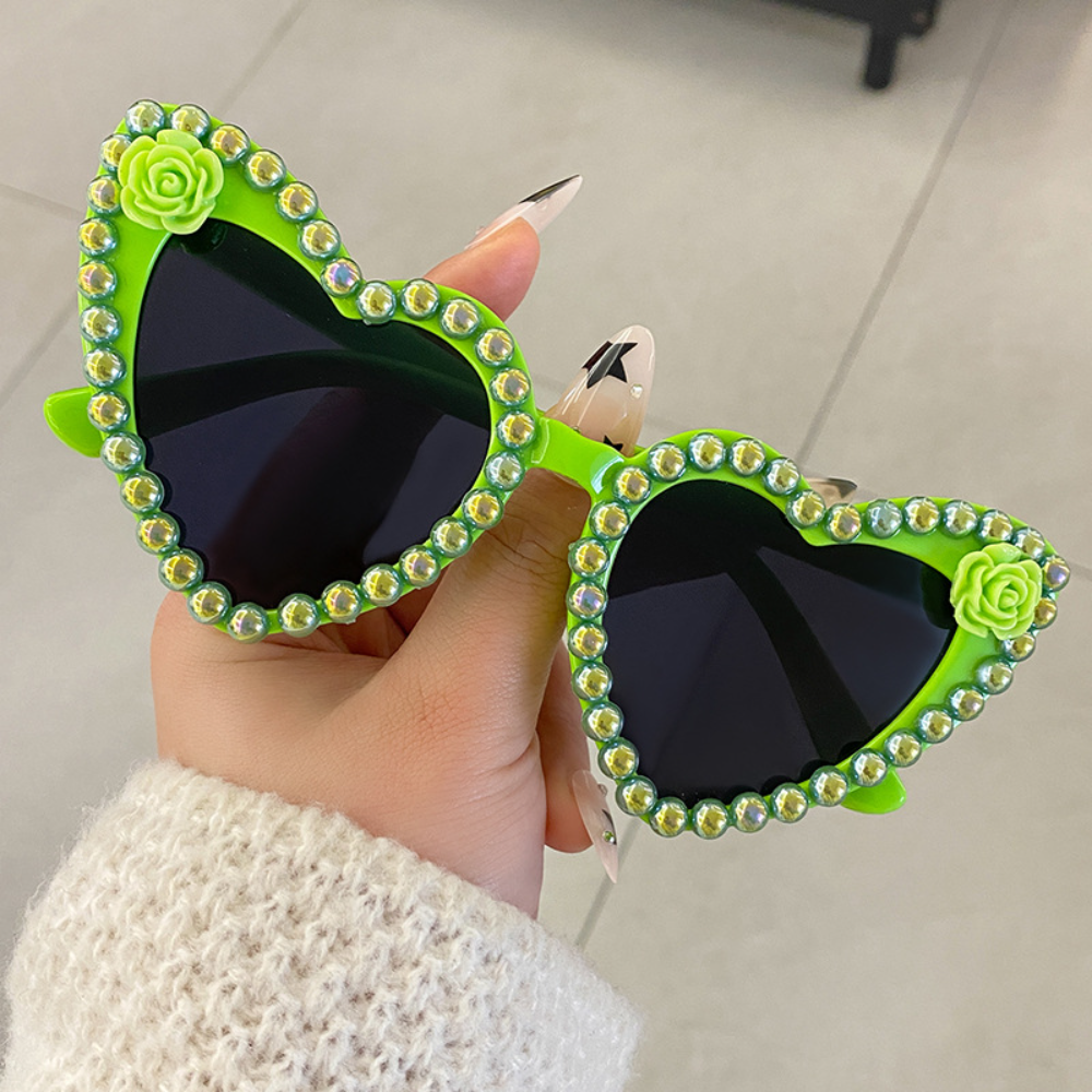 Beaira Luxury Bachelorette Party Bride Sunglasses Heart Shaped Sun Glasses For Women Bridesmaid Bride Wedding Party Photo Tools Gift