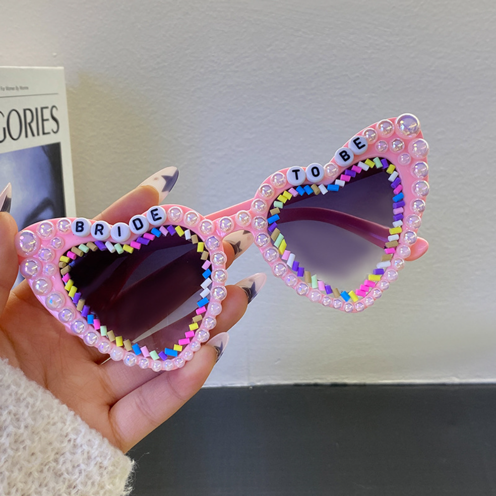 Beaira Luxury Bachelorette Party Bride Sunglasses Heart Shaped Sun Glasses For Women Bridesmaid Bride Wedding Party Photo Tools Gift
