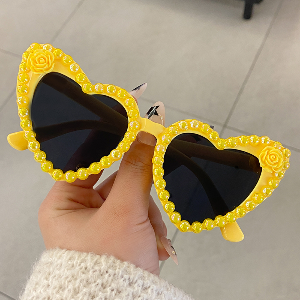 Beaira Luxury Bachelorette Party Bride Sunglasses Heart Shaped Sun Glasses For Women Bridesmaid Bride Wedding Party Photo Tools Gift