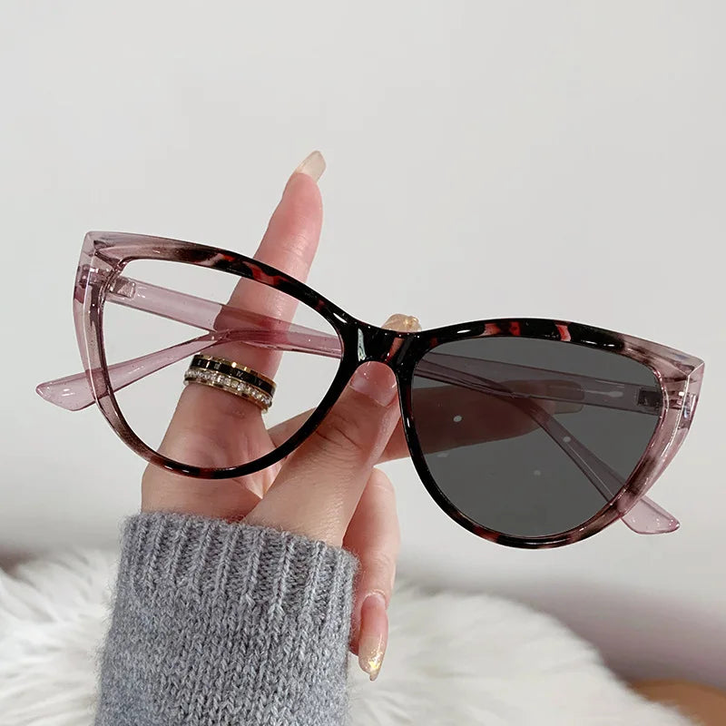 Beaira Cat Eye Frame Outdoor Photochromic Sunglasses Fashion Trendy Anti Blue Light Plain Eyeglasses Finished Optical Spectacle Eyewear
