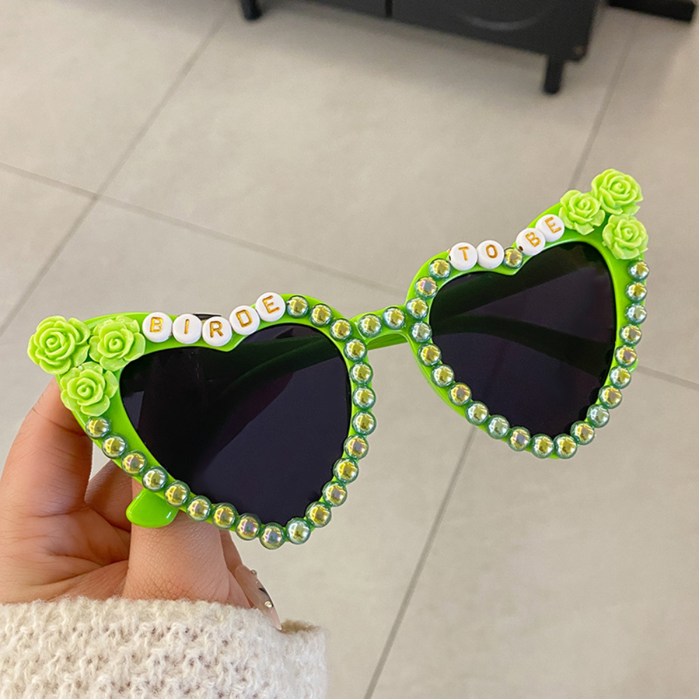 Beaira Luxury Bachelorette Party Bride Sunglasses Heart Shaped Sun Glasses For Women Bridesmaid Bride Wedding Party Photo Tools Gift