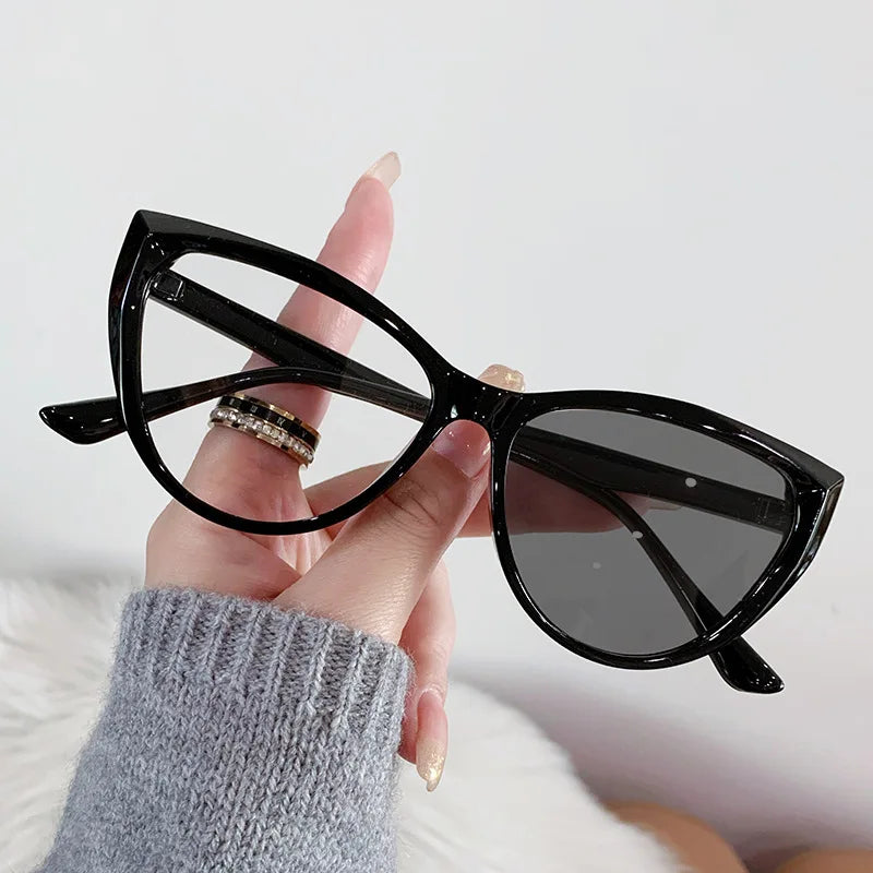 Beaira Cat Eye Frame Outdoor Photochromic Sunglasses Fashion Trendy Anti Blue Light Plain Eyeglasses Finished Optical Spectacle Eyewear