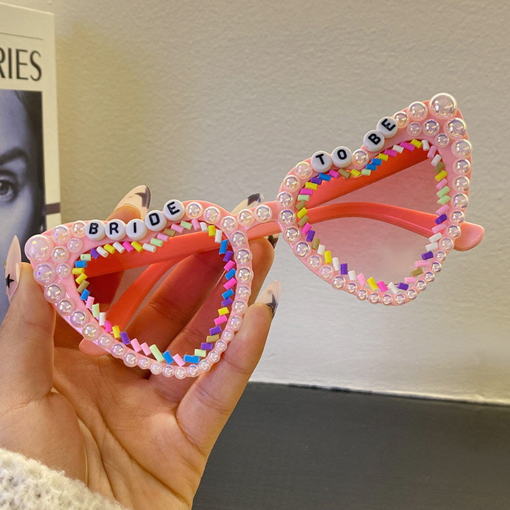 Beaira Luxury Bachelorette Party Bride Sunglasses Heart Shaped Sun Glasses For Women Bridesmaid Bride Wedding Party Photo Tools Gift