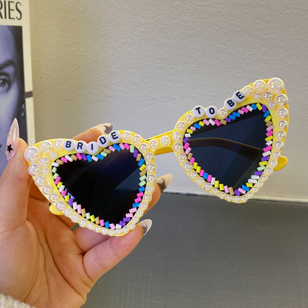 Beaira Luxury Bachelorette Party Bride Sunglasses Heart Shaped Sun Glasses For Women Bridesmaid Bride Wedding Party Photo Tools Gift