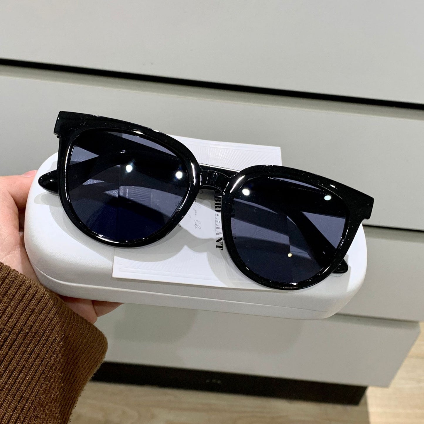Beaira New Fashion Sunglasses Elegant Large Frame Sunglasses Retro Style Glasses Men and Women Alike Sun Glasses UV400 Shades