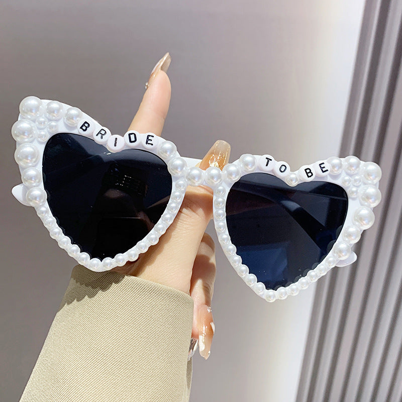 Beaira Luxury Bachelorette Party Bride Sunglasses Heart Shaped Sun Glasses For Women Bridesmaid Bride Wedding Party Photo Tools Gift