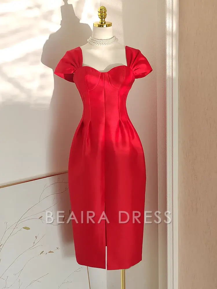 Beaira Sexy A line Sweetheart Red Satin Knee Length Homecoming Dresses Birthday Outfits