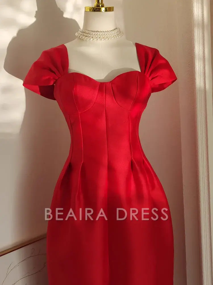 Beaira Sexy A line Sweetheart Red Satin Knee Length Homecoming Dresses Birthday Outfits