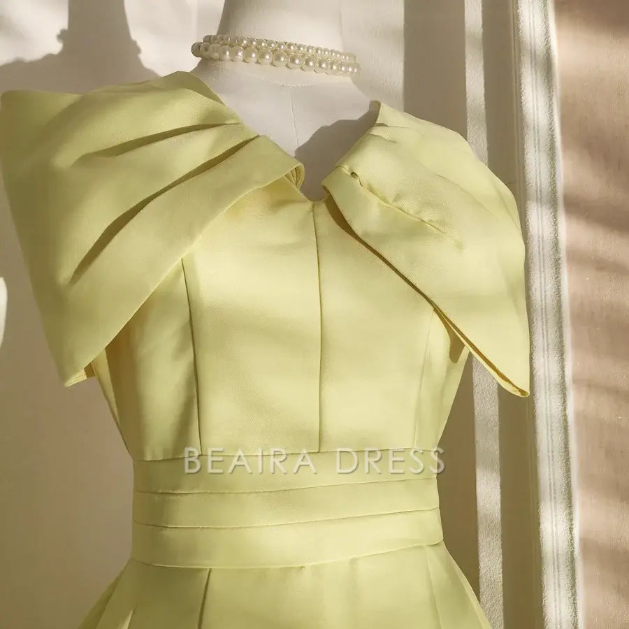 Beaira Sexy A line V neckline Satin Knee Length Homecoming Dresses Yellow Birthday Outfits