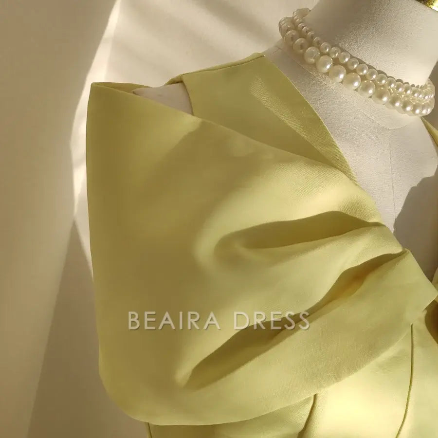 Beaira Sexy A line V neckline Satin Knee Length Homecoming Dresses Yellow Birthday Outfits