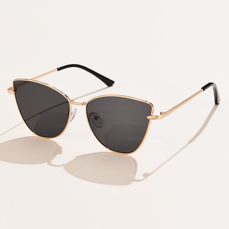 Beaira Triangle Metal Frame Sunglasses Women Cat Eye Trendy Small Fashion Cateye Sun Glasses Streetwear Shades Feminino UV400