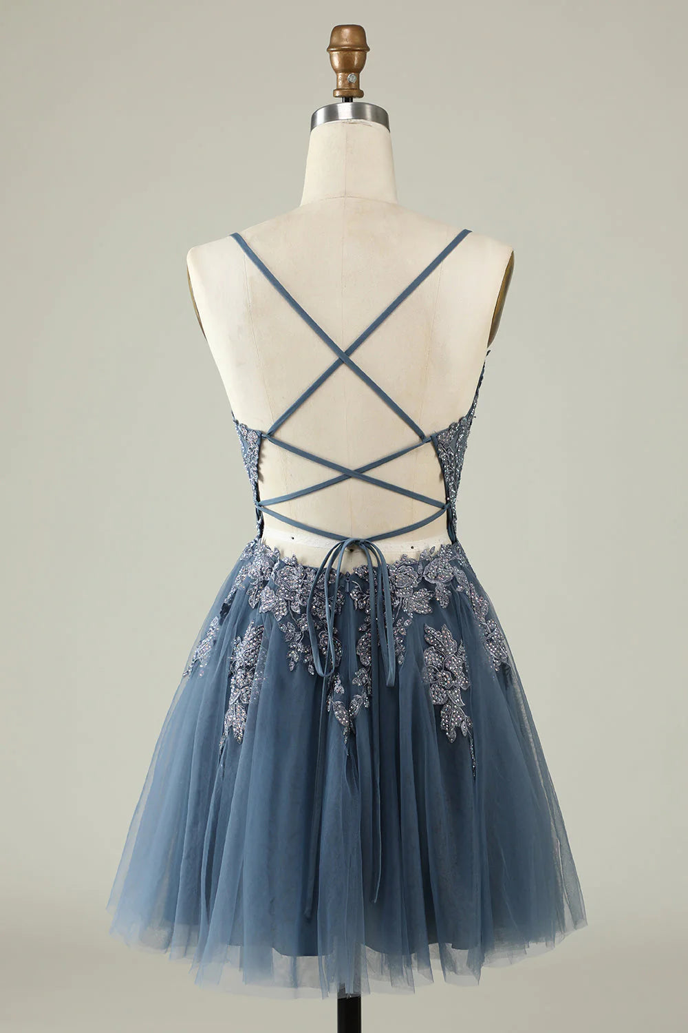 Simple Spaghetti Straps Tulle Vintage Homecoming Dress with Lace Appliques