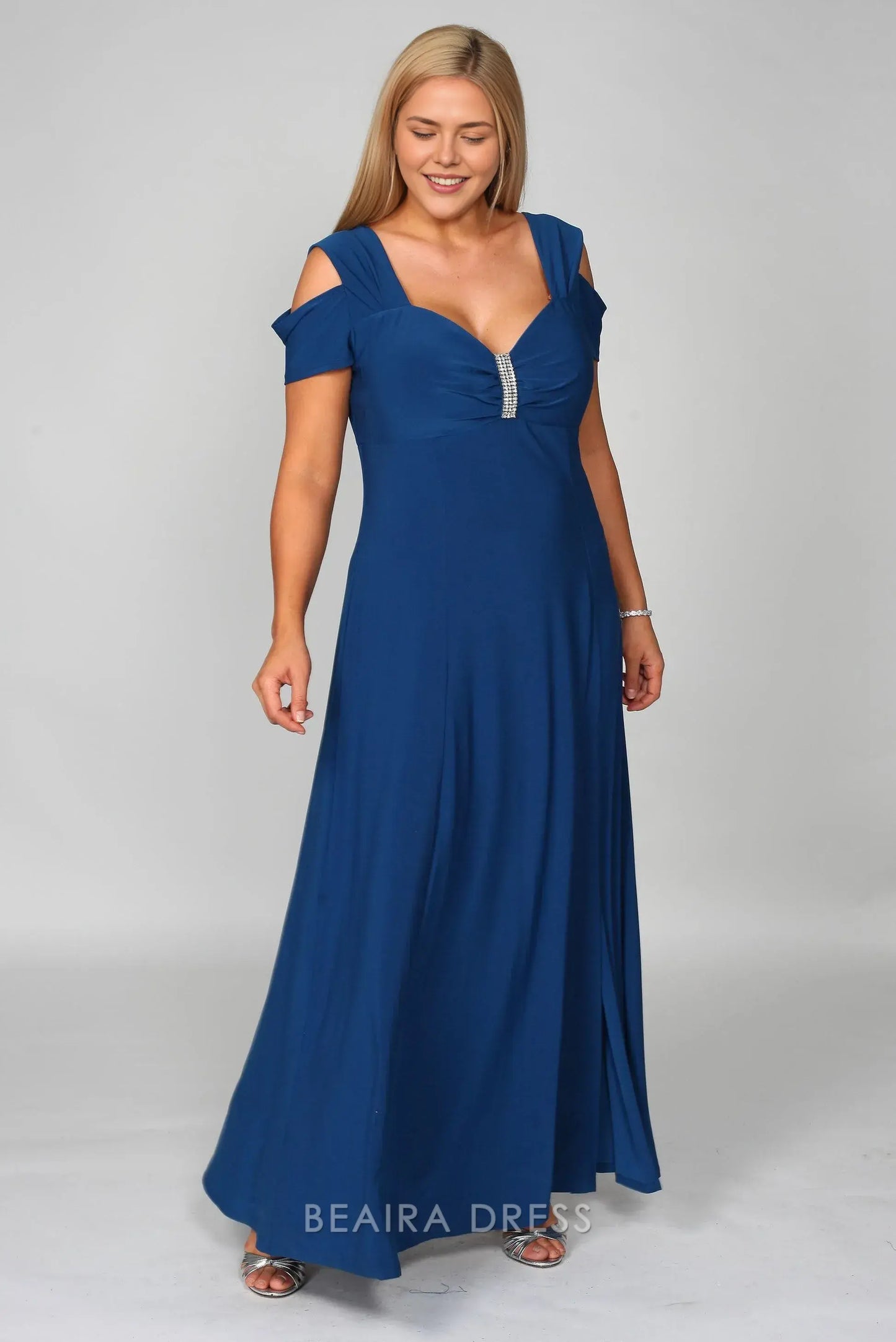 Simple Plus Size Cold - Shoulder Evening Gown with Rhinestone Detail and Slit Prom Dress