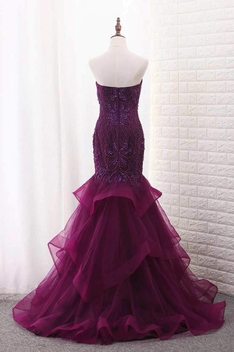Sweetheart Mermaid Tulle Party Dresses With Beading Sweep Train