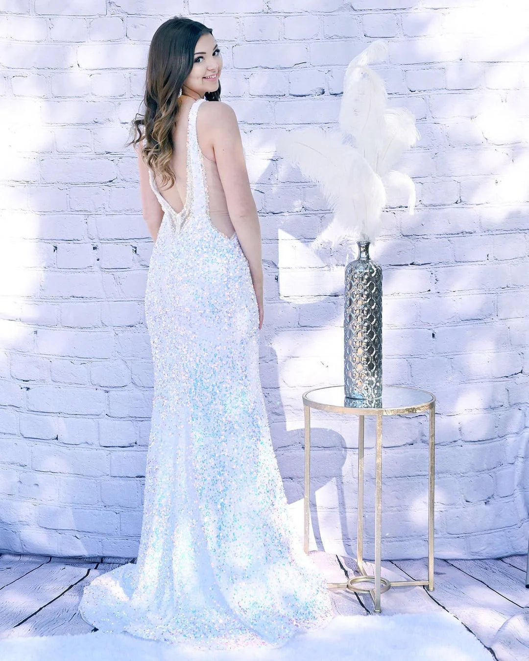 V-Neck Sleeveless Floor-Length Sequins Prom Dresses