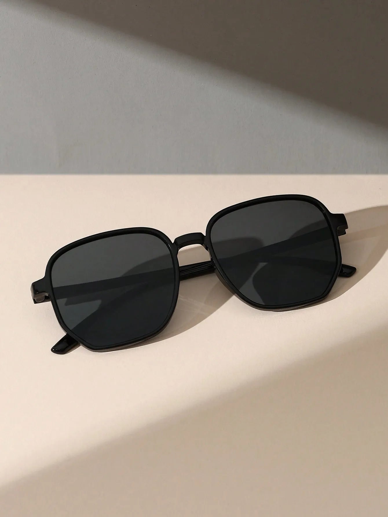 Beaira Unisex Geometric Modern Simple Style Classic Sunglasses For Outdoor Travel Holiday Driving Camping Daily Life Decoration