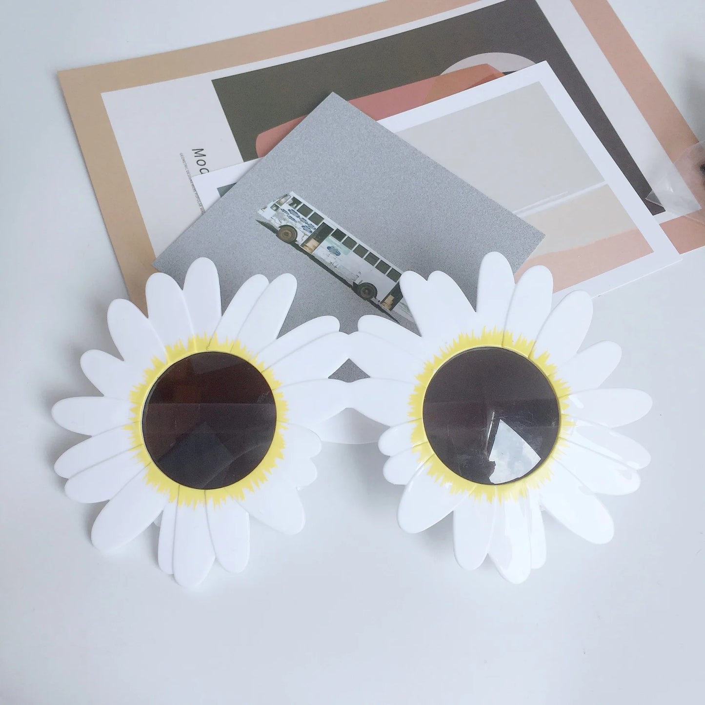 Beaira Women Party Sunglasses Cute Sun Flower Daisy Sun Glasses Funny Birthday Party Picnic Cosplay Eyewear Creative Decorative Glasses