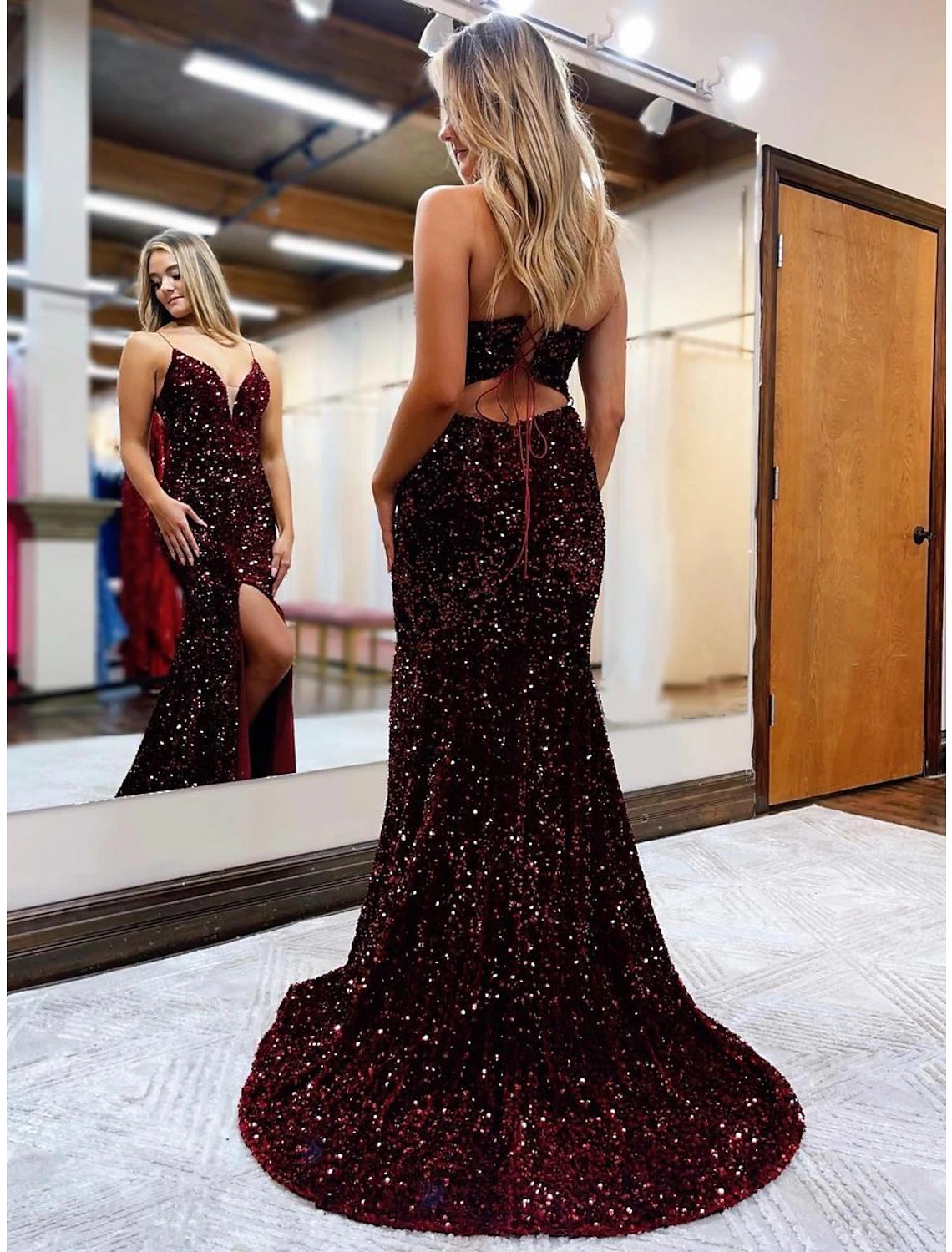 Mermaid / Trumpet Prom Dresses Sparkle & Shine Dress Formal Wedding Party Court Train Sleeveless V Neck Sequined Backless with Sequin