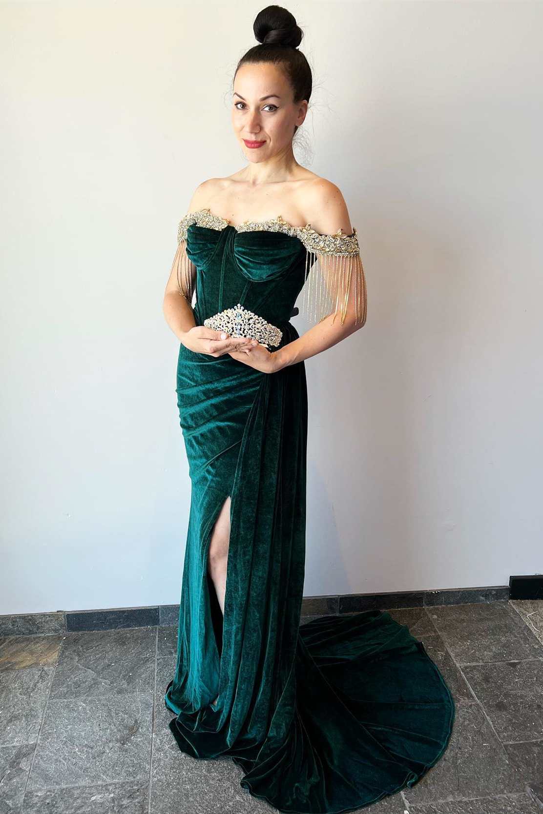 Amazing Emerald Velvet Off-the-Shoulder Fringe Slit Prom Dresses Evening with Attached Train