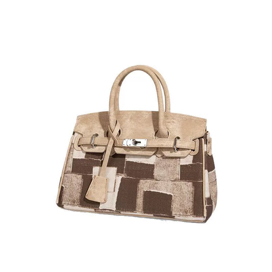 Beaira A niche retro yet cool and stylish platinum bag for women featuring a new denim style with a high-end feel It is a combination of a handheld single shoulder and crossbody design