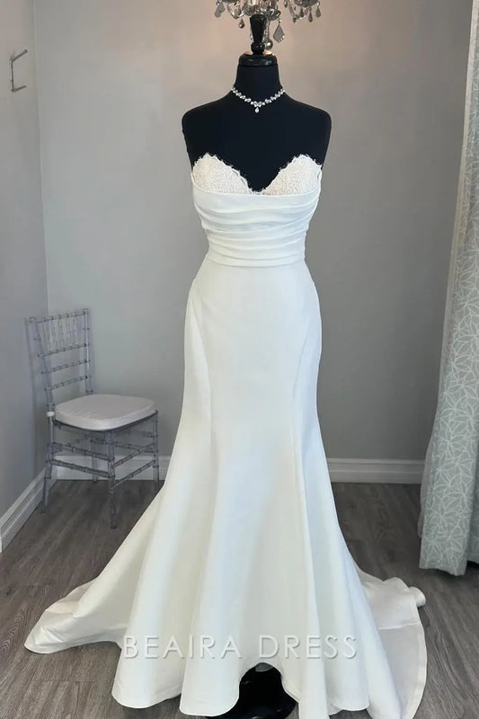 Beaira Elegant Strapless Mermaid Wedding Dress with Lace Sweetheart Bodice and Ruched Waist Detail for Romantic Bridal Style
